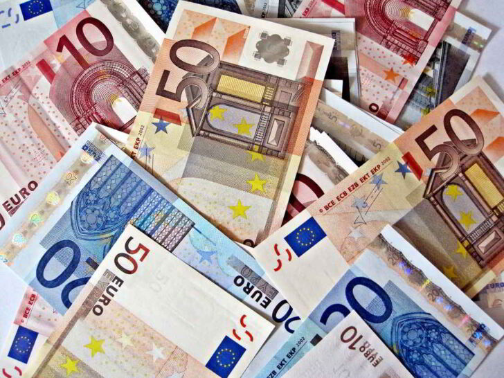 El Euro la moneda de Europa (EUR). Historia, billetes y monedas